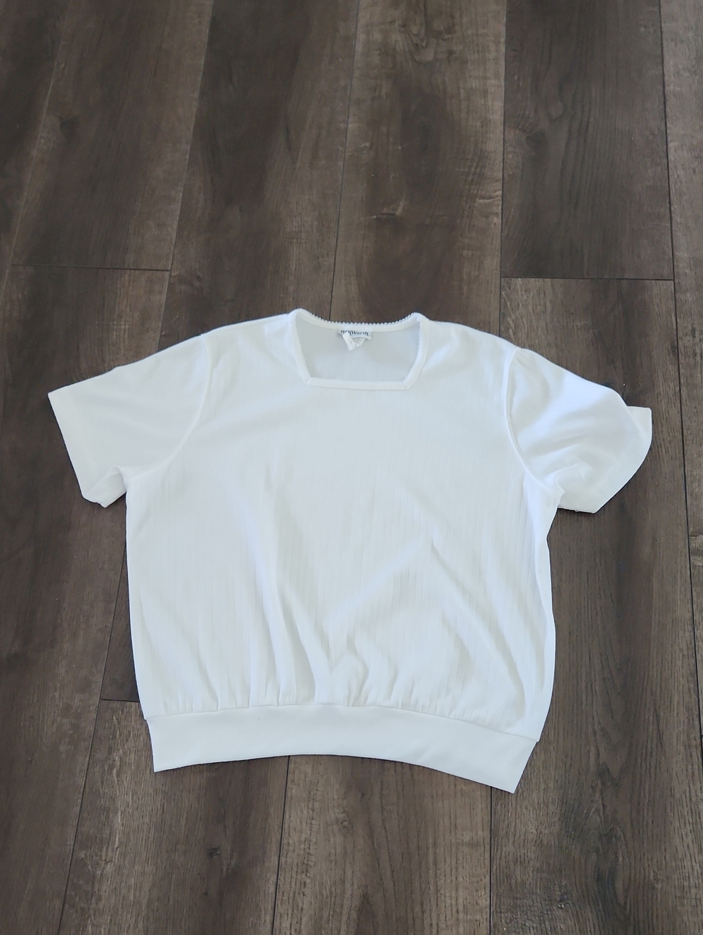 BonWorth White Short-Sleeve Ribbed Knit Tee